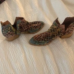 Jeffrey Campbell Bootie